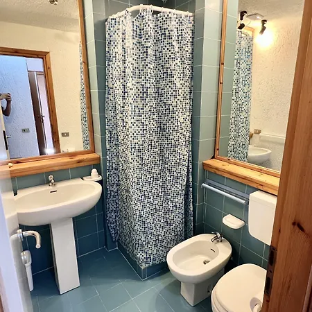 Isa - In Cugnana Aparthotel